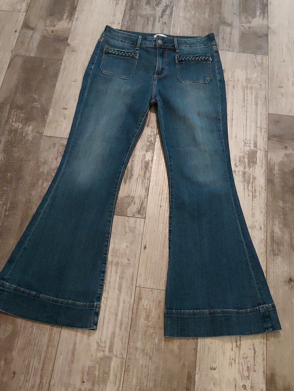 NWOT Driftwood, Farrah,  Women’s Flared Jeans with Braided Pocket Detail Size 30